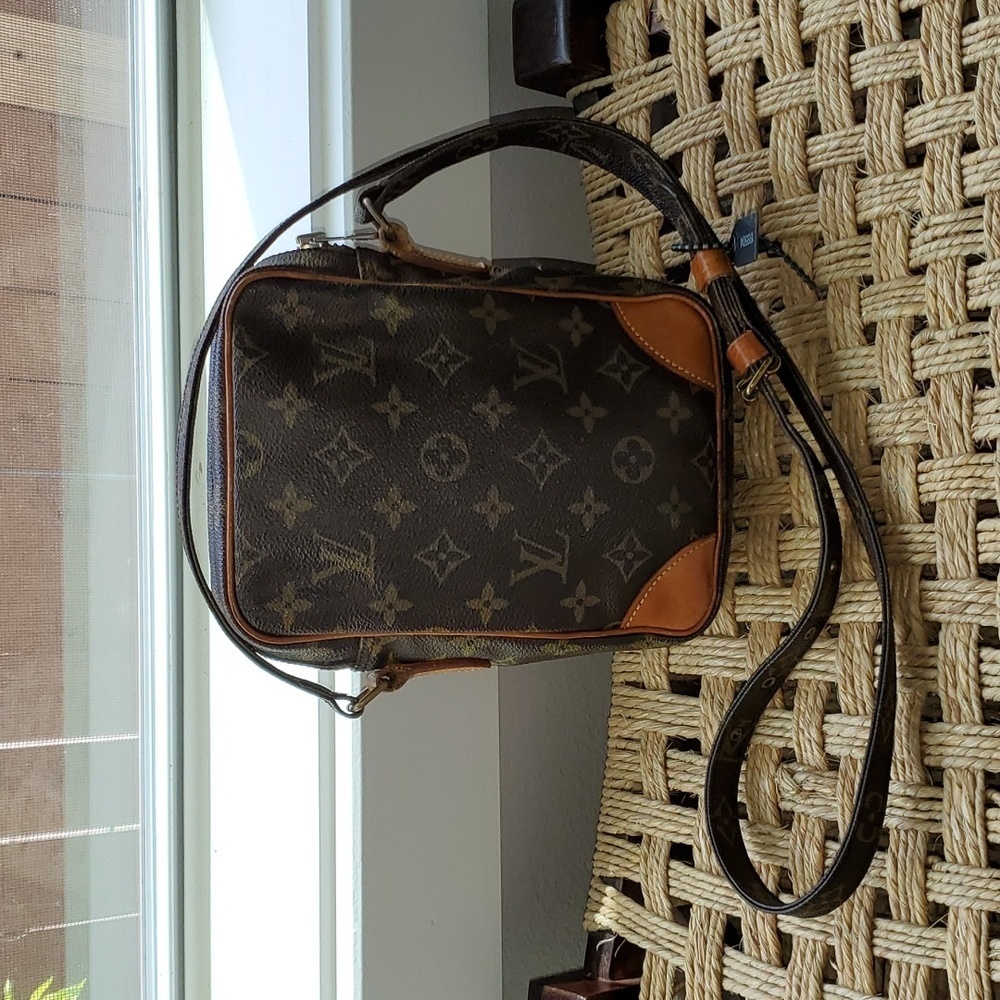 Louis Vuitton Vintage Monogram Amazone Crossbody Bag - Picture 3 of 16